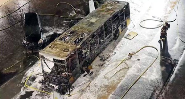 瑞士一公交车起火 疑遭人为纵火 已致6死5伤