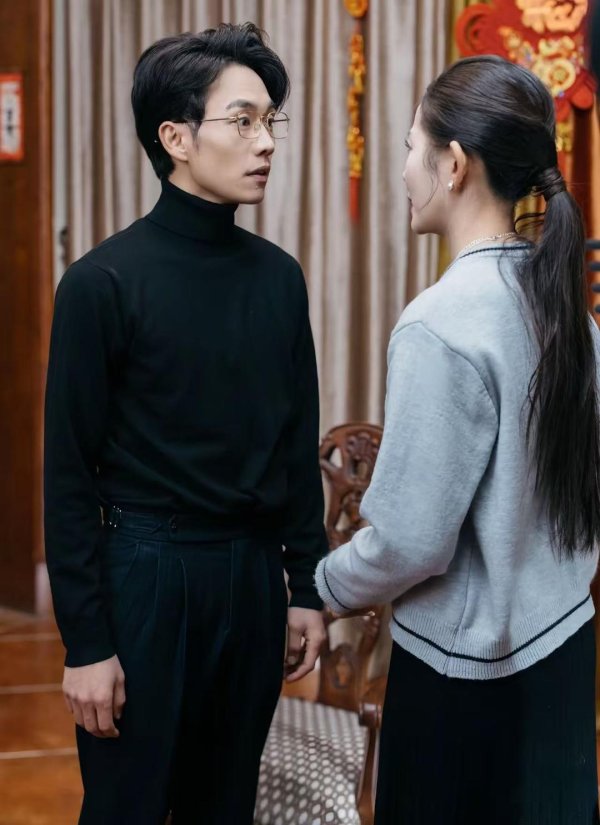 “短剧演员受AI冲击回家种地”当事人：曾经短剧老板朋友圈在招演员，如今在招AI抽卡师