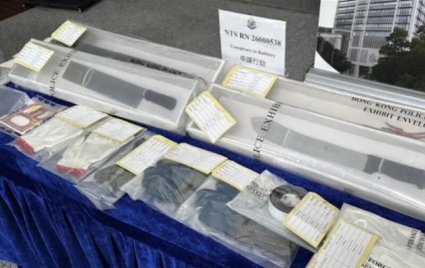 香港警方通报“机场黄金大劫案”：700万港元金条尚未找回，确认有内鬼，案件“极之严重”